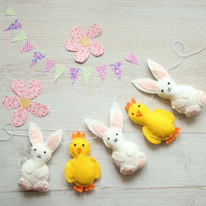 Bunny and Chick Felt Garland Kit